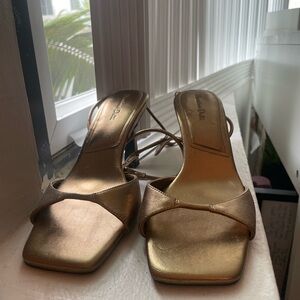 Massimo Dutti golden heels